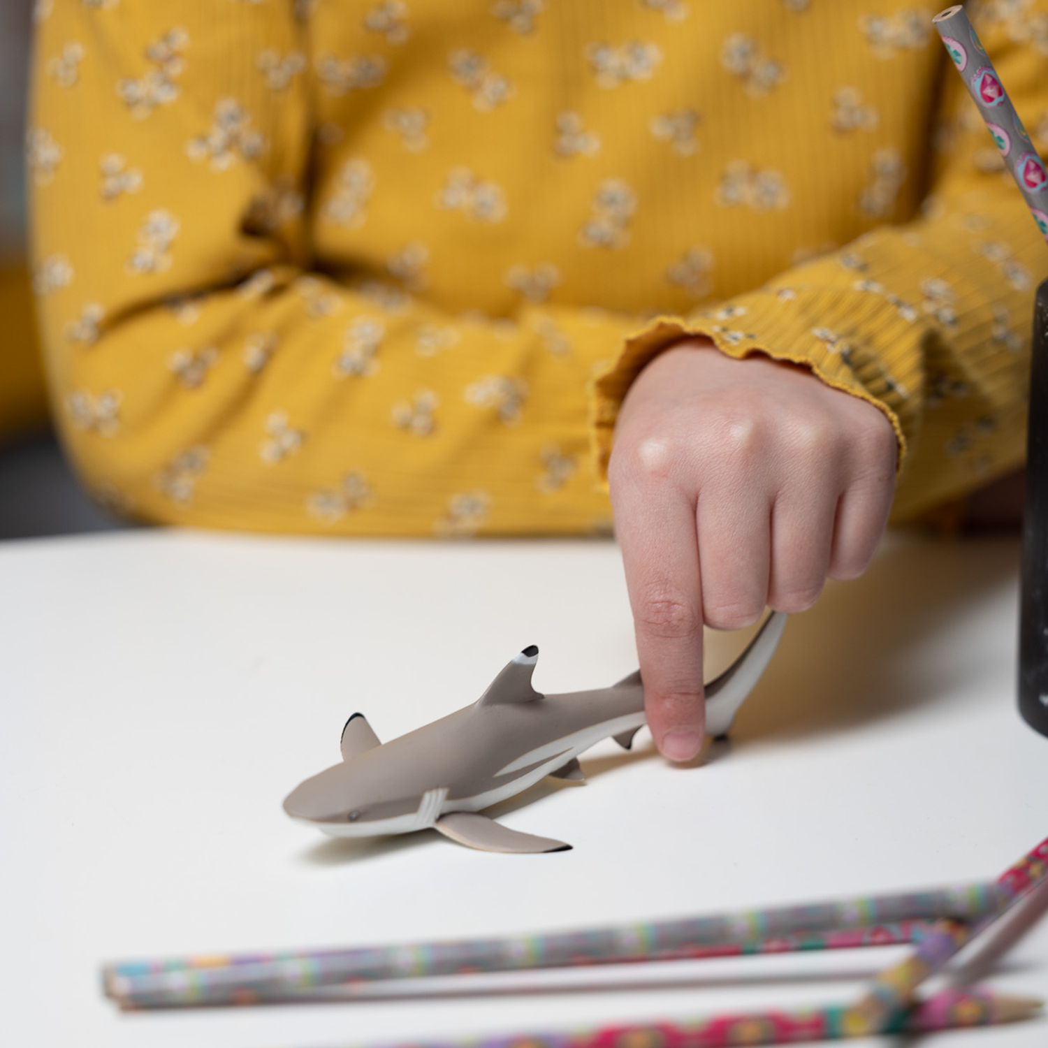 papo-marine-world-requin-pointes-noires-figurine-mer image 2