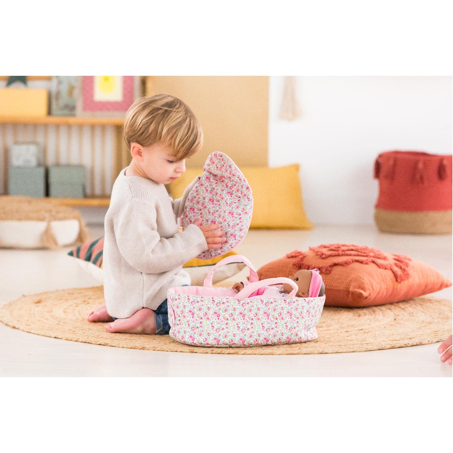 corolle-mon-premier-couffin-fleuri-accessoire-poupon-30-cm-rose image 7