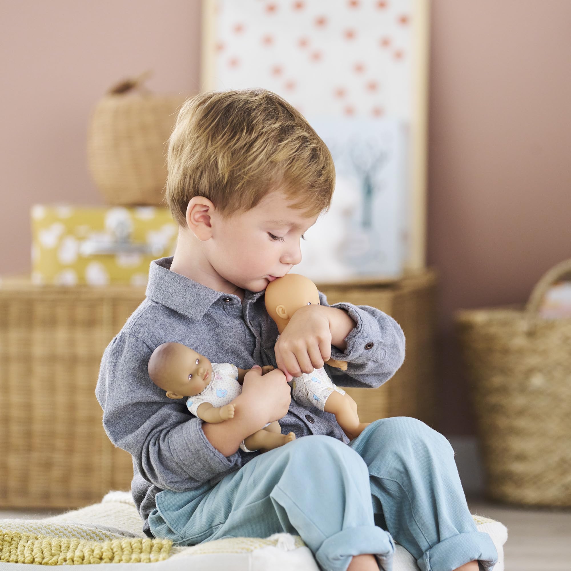 corolle-mon-premier-mini-calin-lapin-poupon-20-cm-bleu image 6