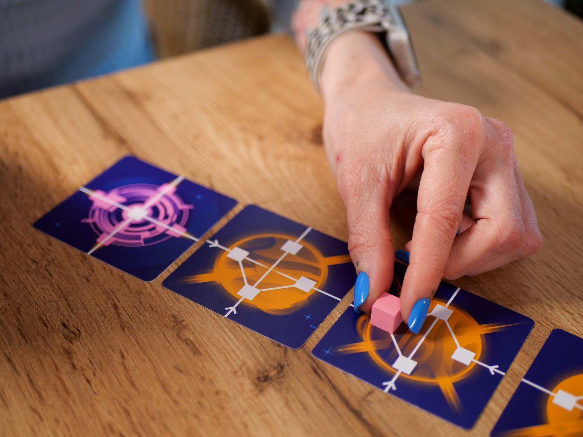 blue-orange-a-way-jeu-de-cartes-course-spatiale image 5