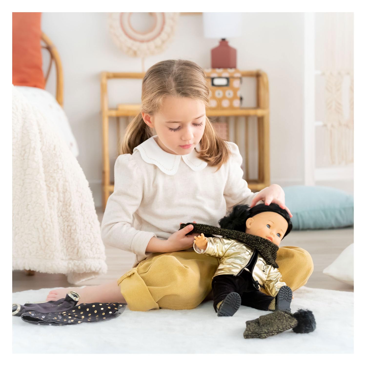 corolle-ma-pull-couture-doudoune-dor-e-poup-e-36cm-hiver image 4