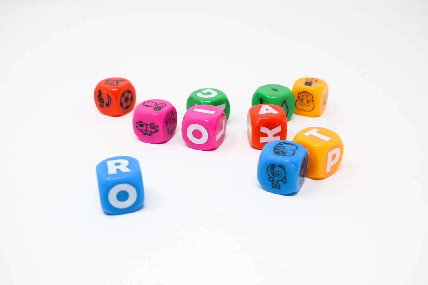 blue-orange-dice-academy-jeu-ambiance-lettres image 2