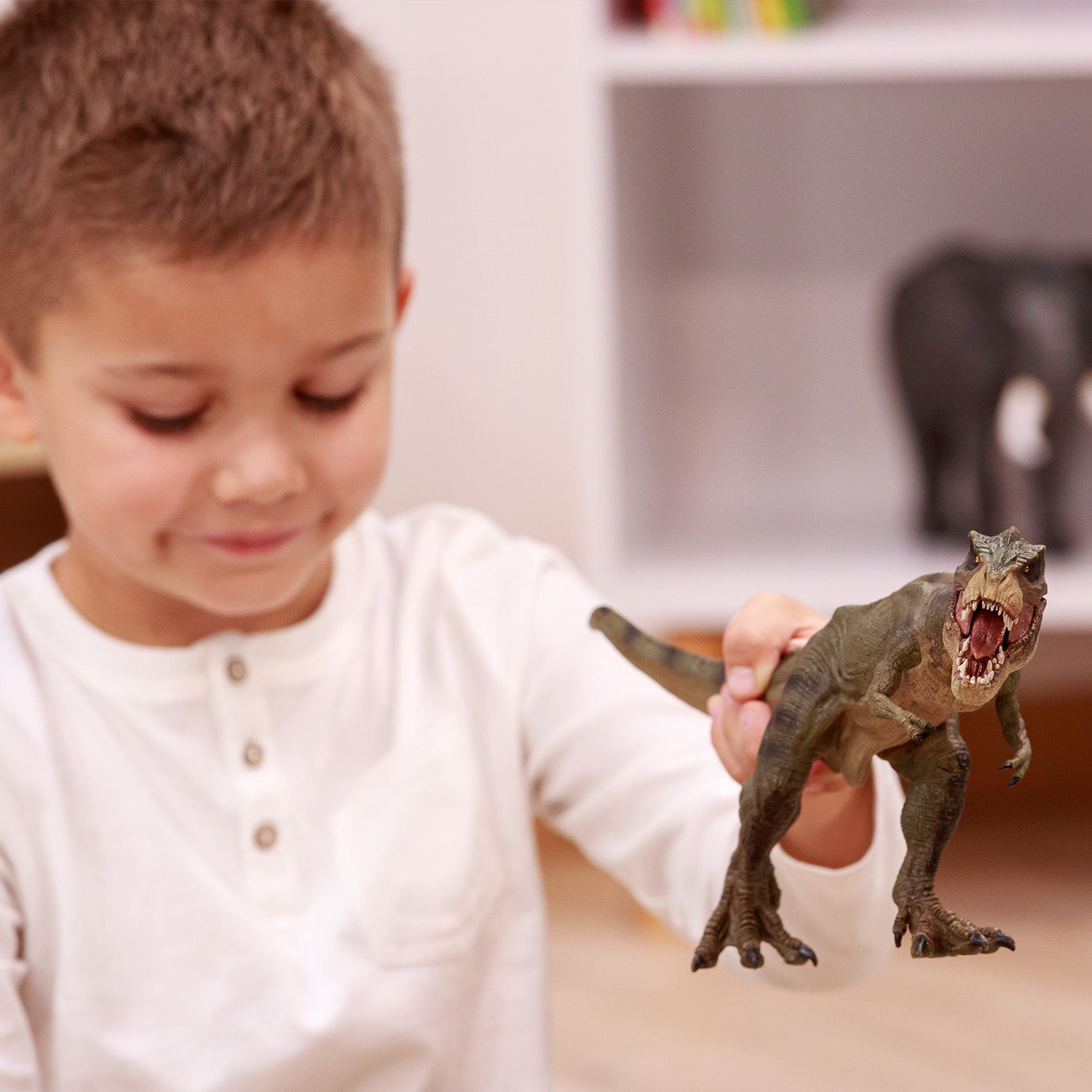 papo-dinosaurs-figurine-t-rex-courant-vert-m-choire-articul-e image 3